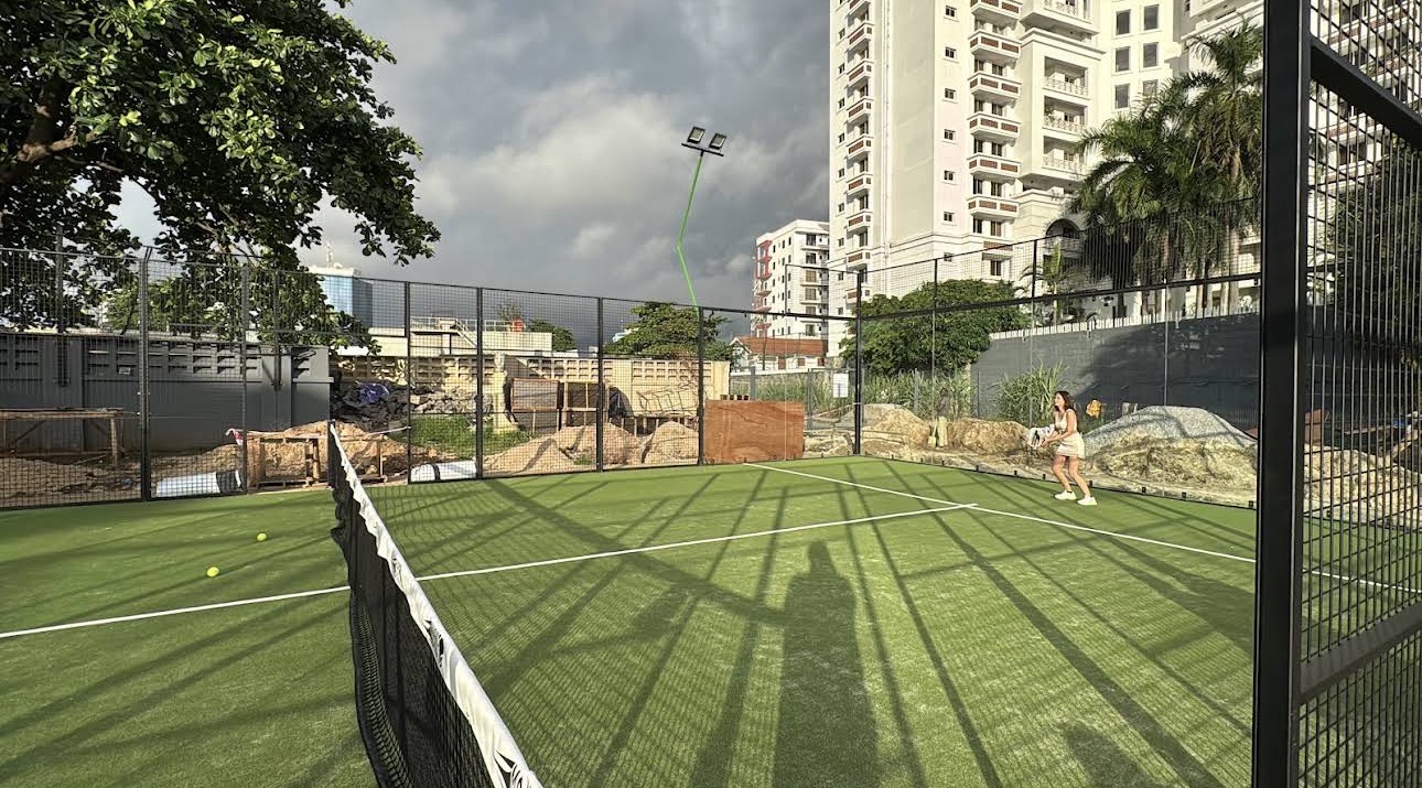 Monaliza Tennis Club seating